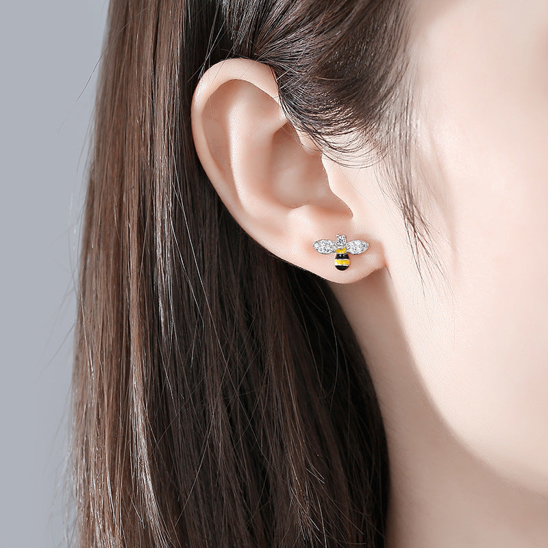 Bee Daisy Stud Earrings