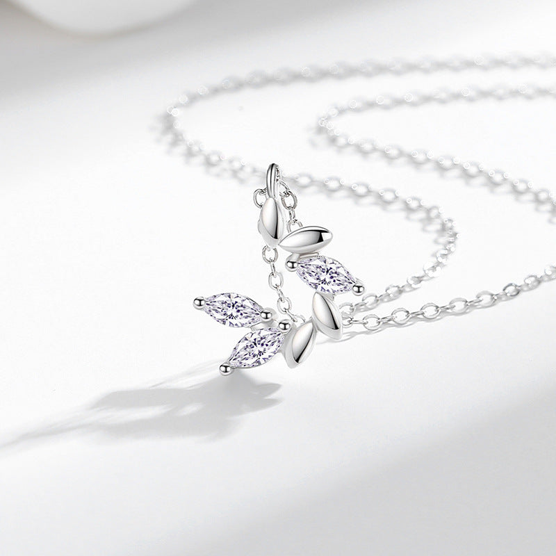 Peace Leaf Necklace Silver