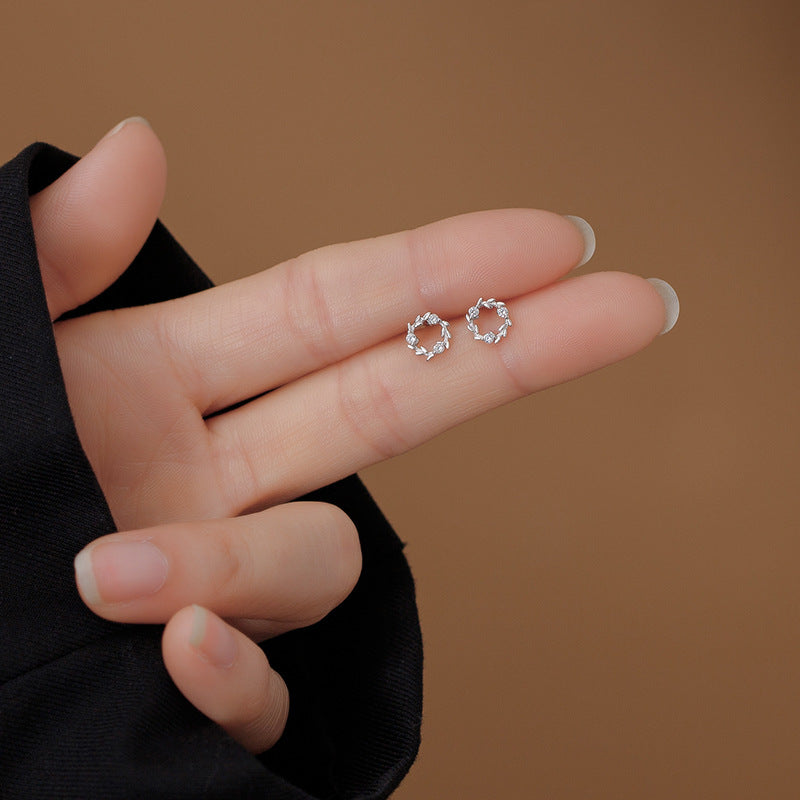 Leaf Circle Stud Earrings