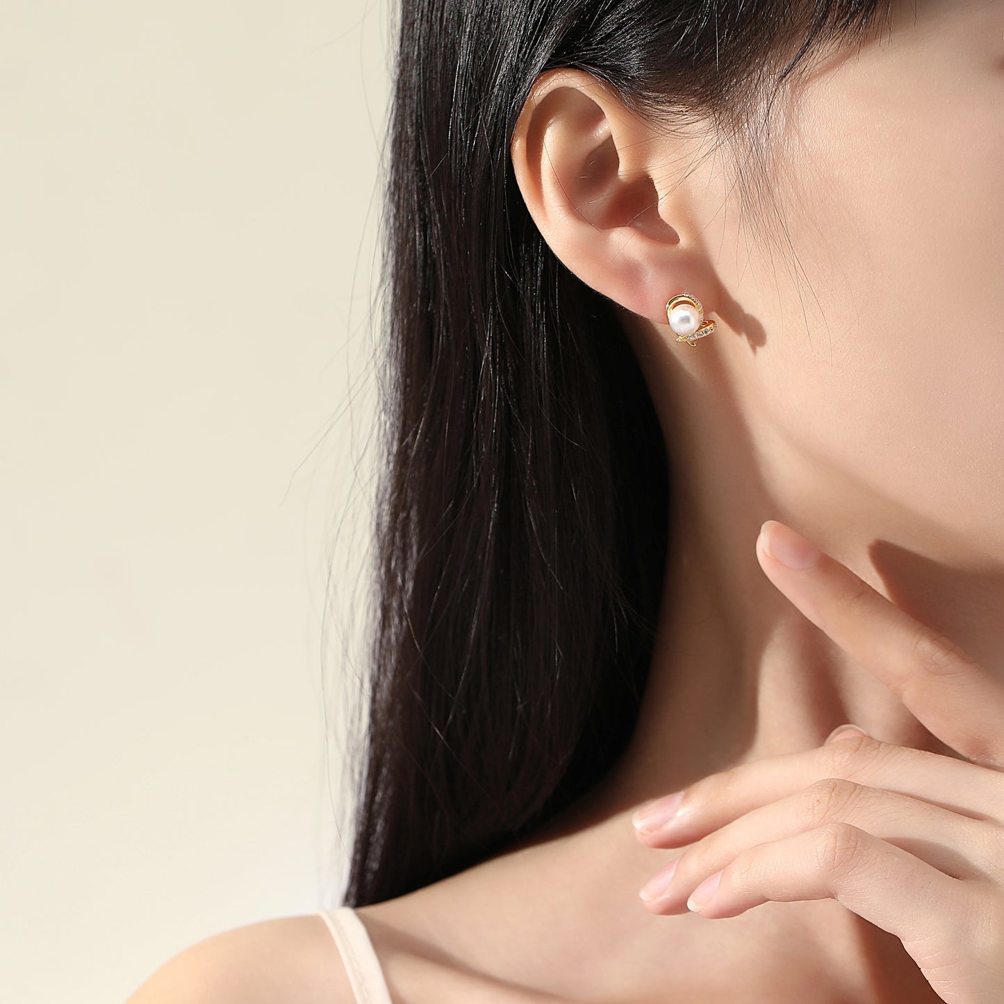 Pearl Heart Stud