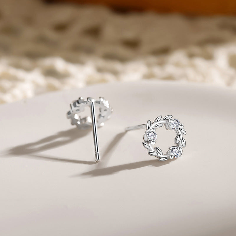 Leaf Circle Stud Earrings