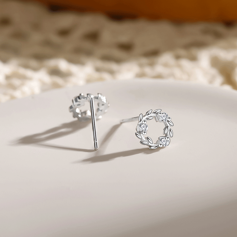 Leaf Circle Stud Earrings
